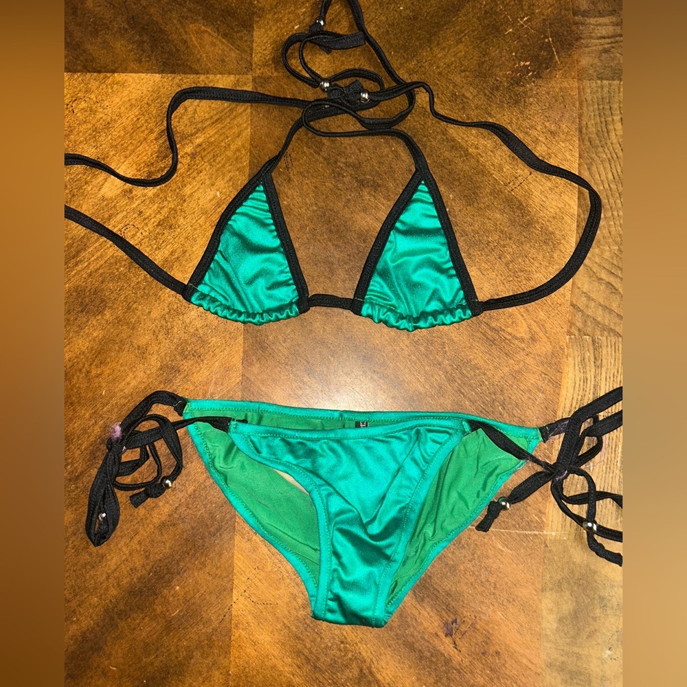 New with Defects Cloris Murphy Shiny Green Lame Tri-Top Tie Side Bottom Bikini
